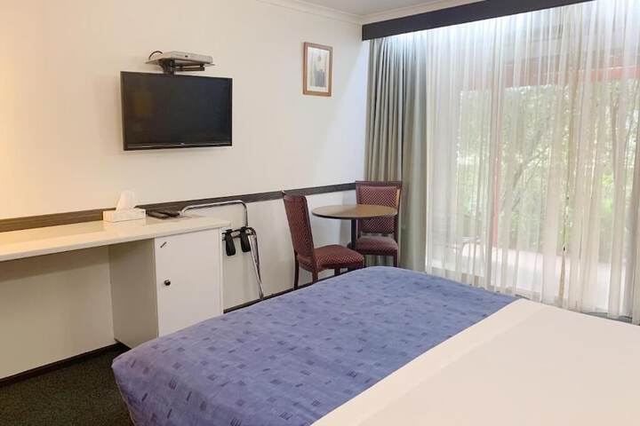 Room 10 of 79