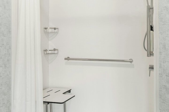 Room 15 of 21