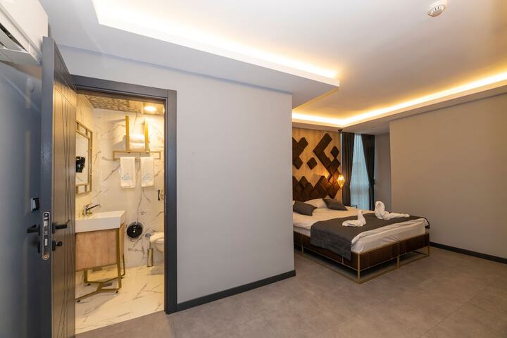 Room 27 of 45