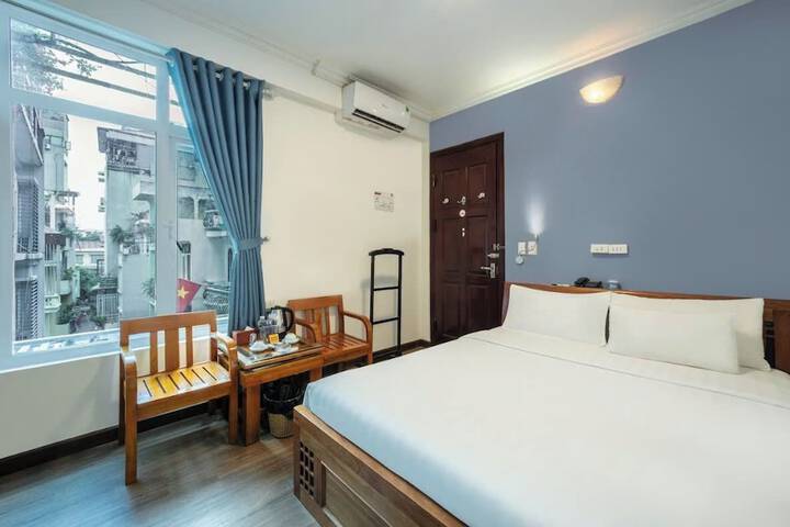 Room 9 of 23