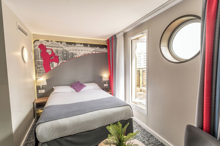 Room 18 of 43