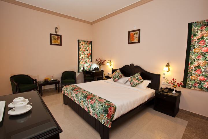 Room 8 of 60