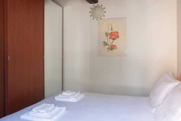 Room 2 of 24