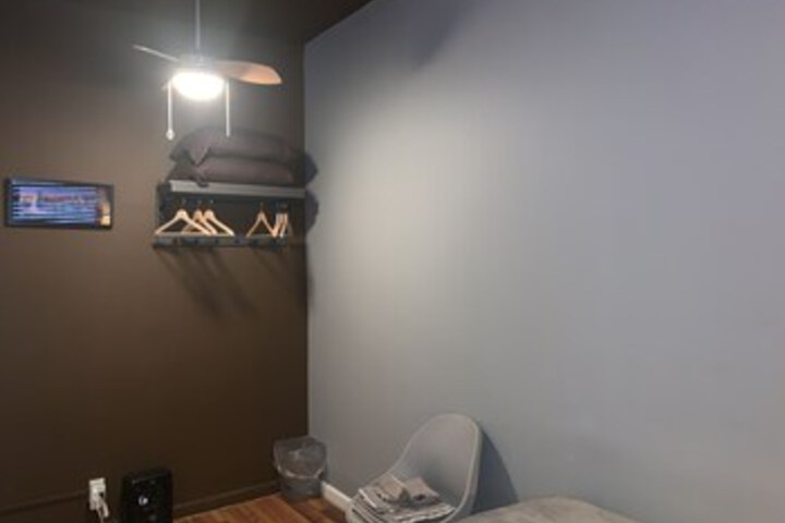 Room 52 of 79