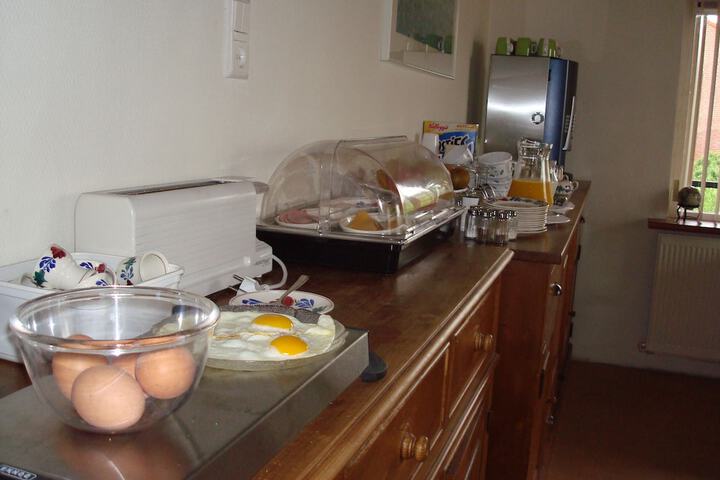 Breakfast/Coffee Service 33 of 36