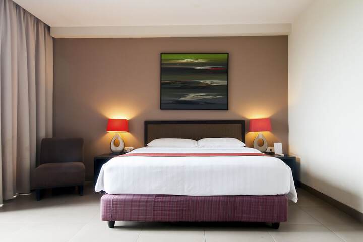 Room 27 of 81