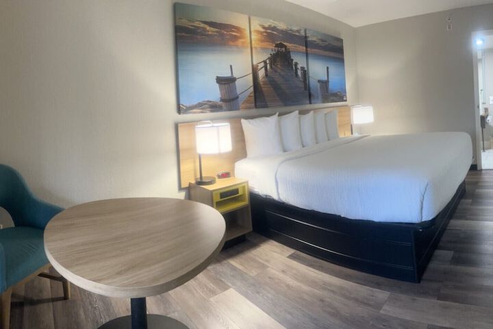 1 King Bed (11 of 23)