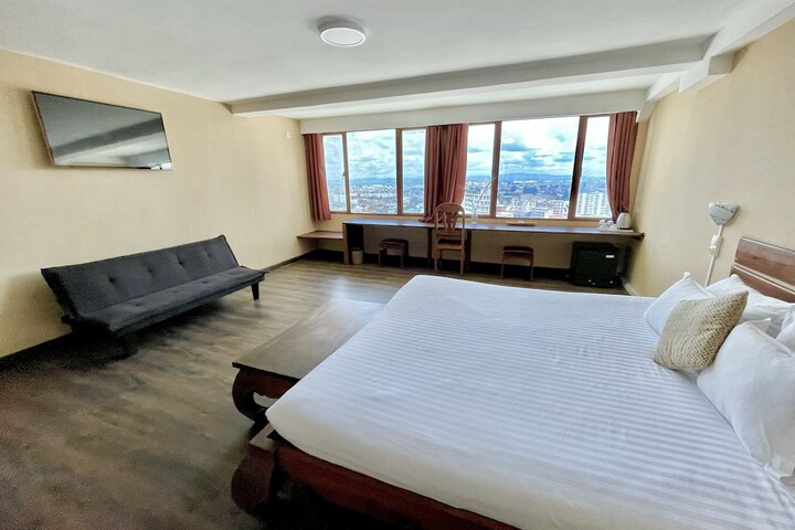 Room 17 of 72