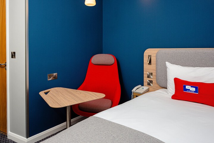 Room 16 of 59