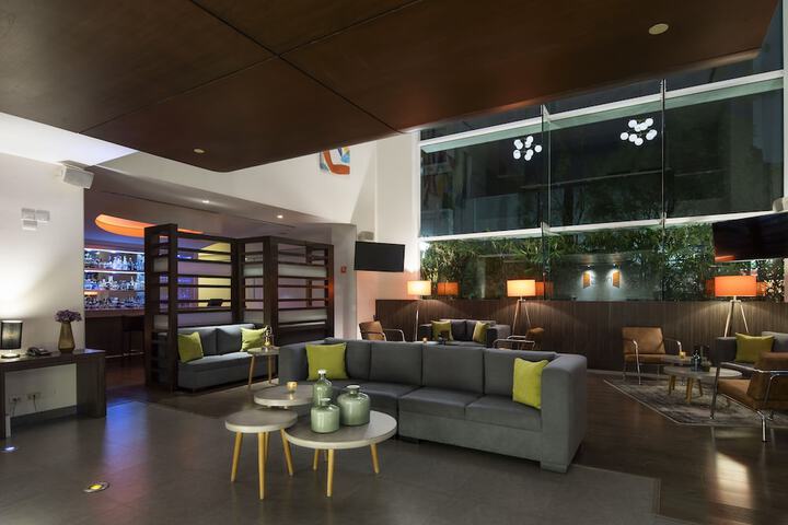 Entrance & Lobby