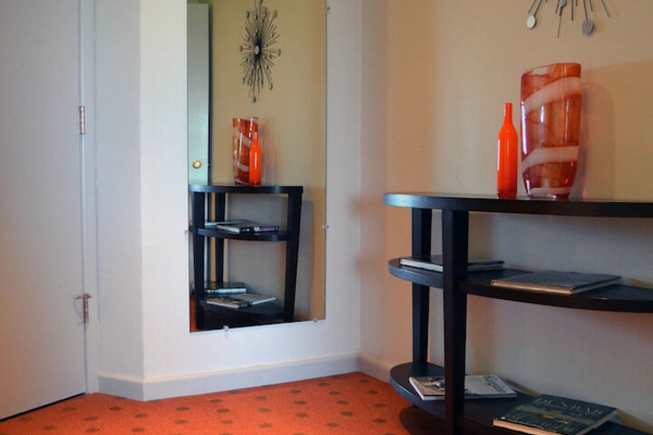 Room 101 of 220
