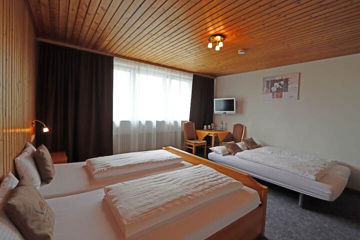 Room 49 of 121
