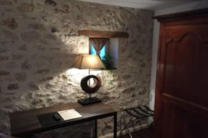 Room 14 of 63