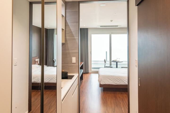 Room 15 of 46