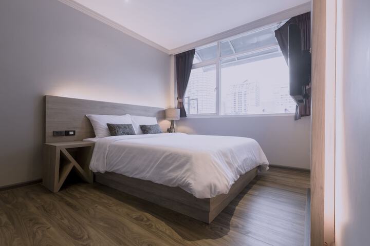 Room 35 of 63