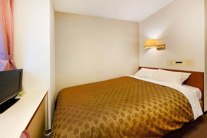 Room 12 of 30