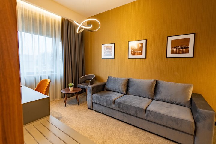Room 15 of 46