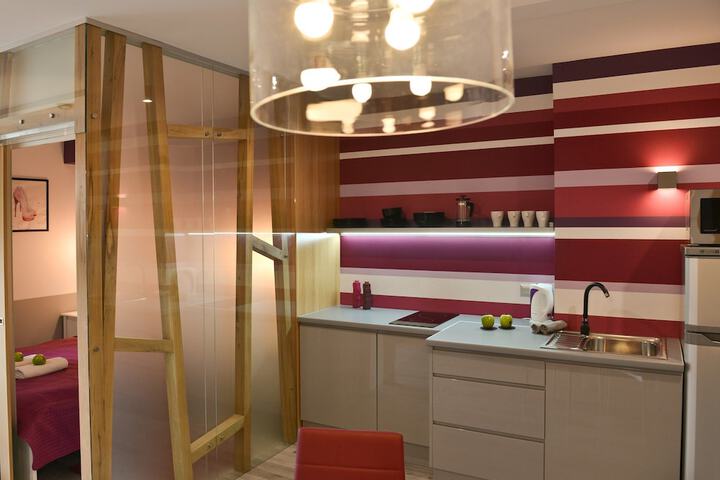Room 10 of 27