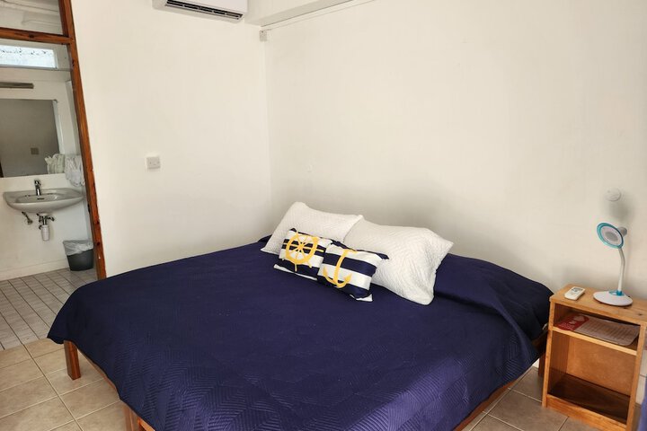 Room 27 of 98