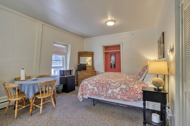 Room 28 of 113