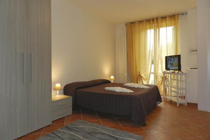 Room 9 of 18