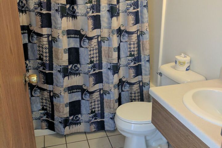 Room 21 of 32