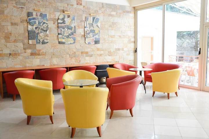 Entrance & Lobby