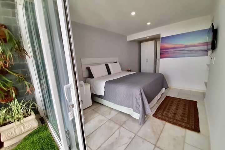 Room 2 of 28