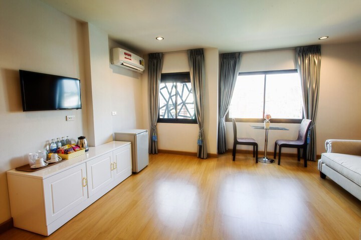 Room 35 of 63