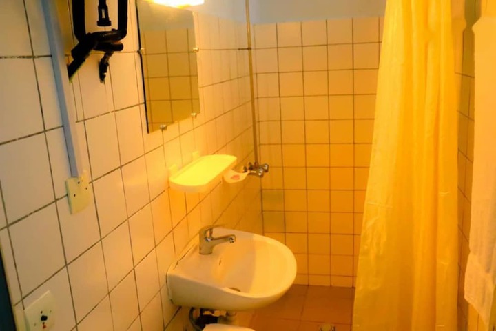 Room 10 of 23