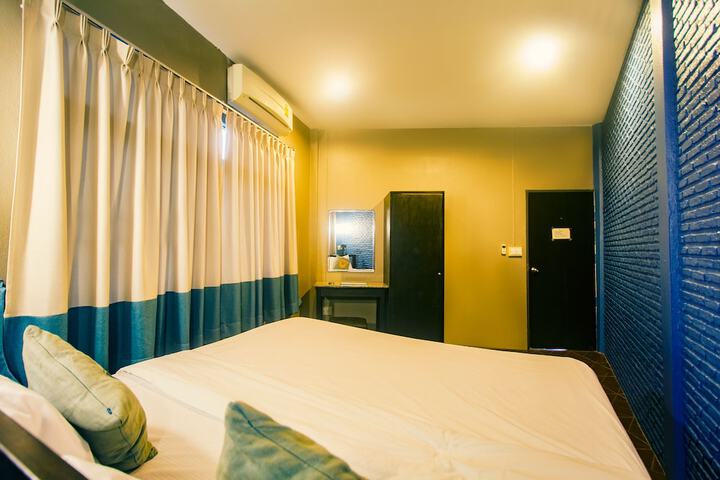 Room 18 of 49