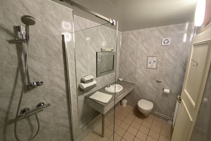 Room 55 of 85