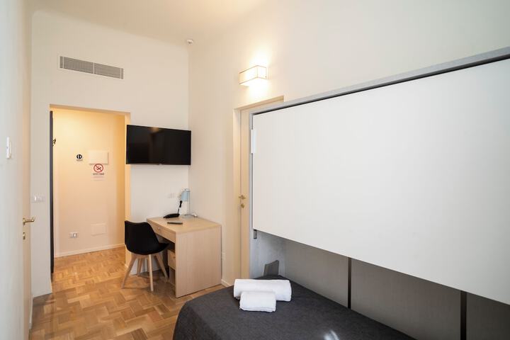 Room 22 of 45