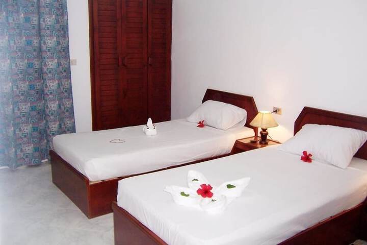 Room 8 of 17
