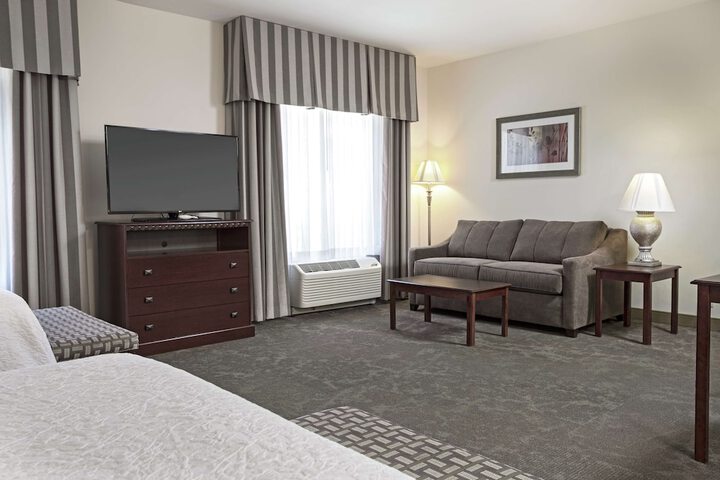 Room 28 of 52