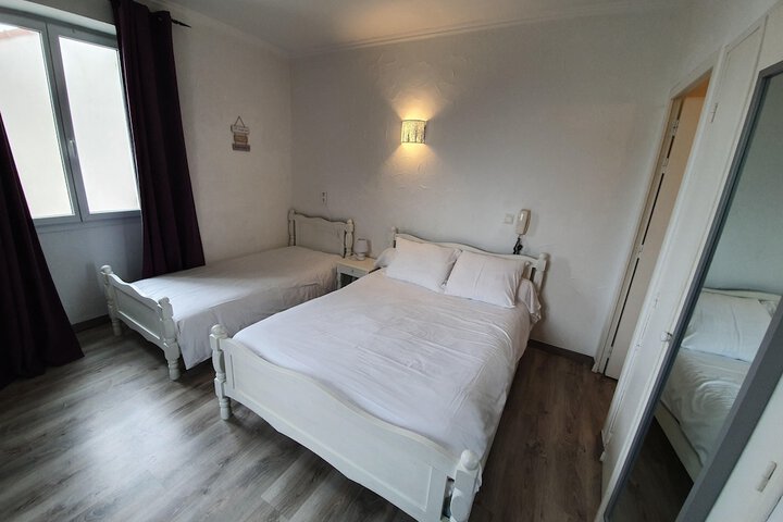 Room 9 of 24