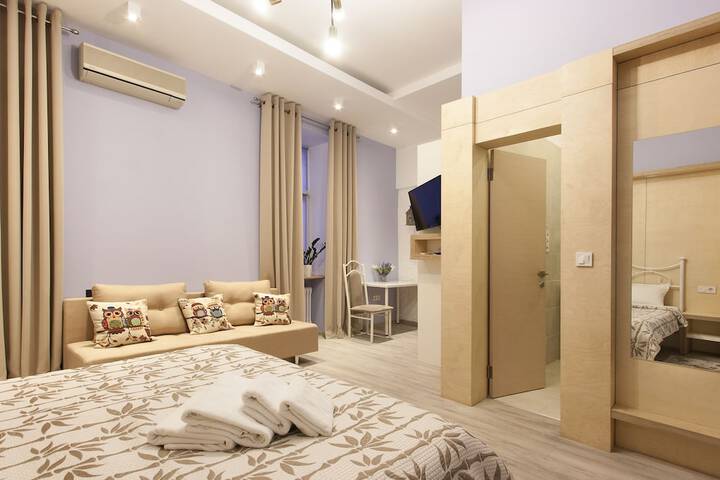 Room 28 of 108