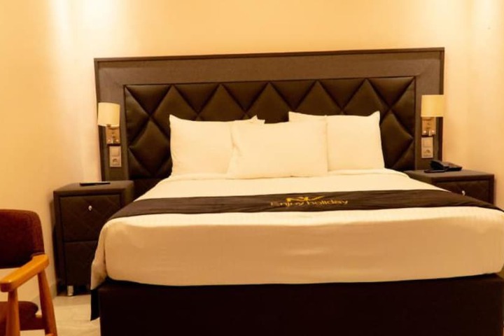Room 5 of 21