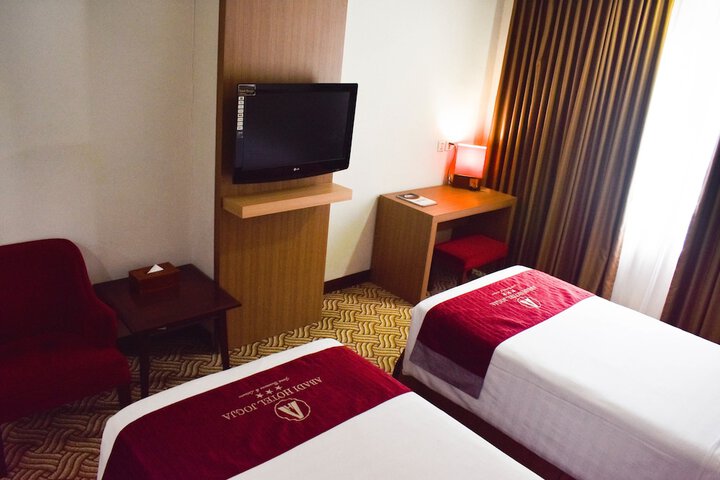 Room 19 of 82
