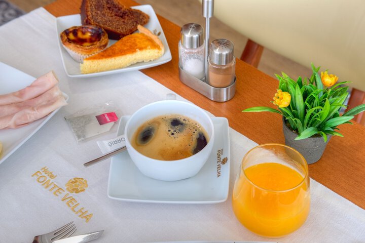 Breakfast/Coffee Service 21 of 33
