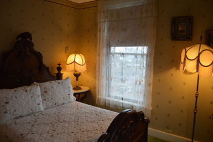 Room 81 of 117