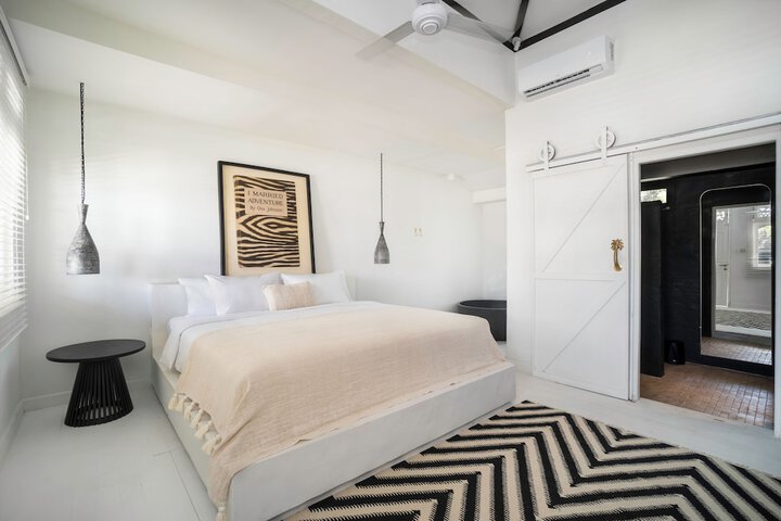 Room 16 of 59