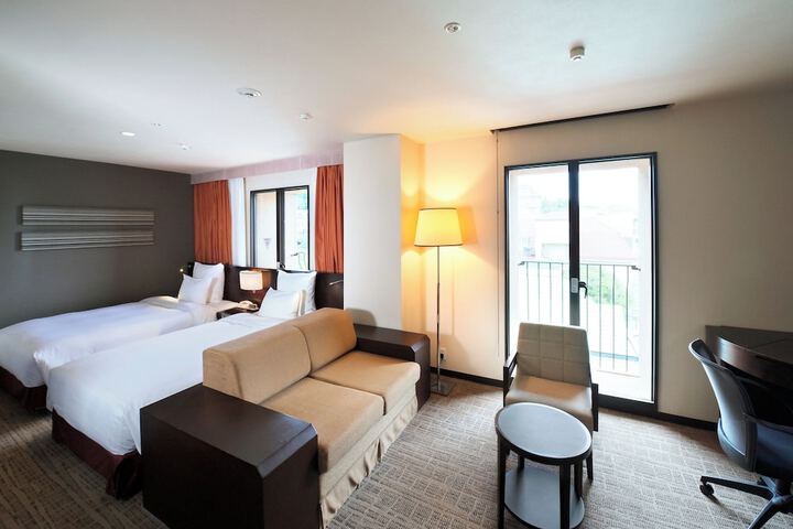 Room 26 of 107