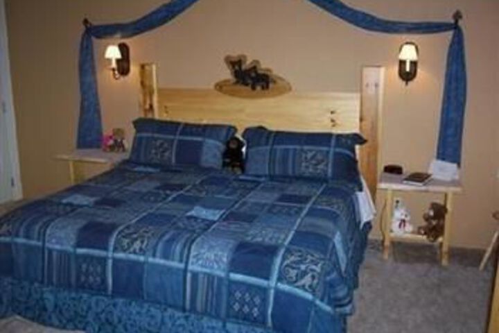 Room 3 of 33
