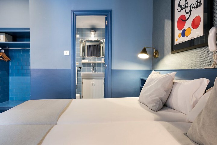 Room 6 of 44
