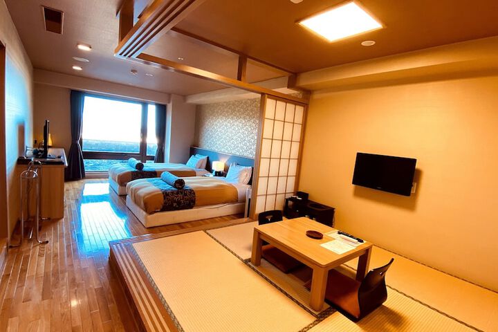 Room 13 of 35