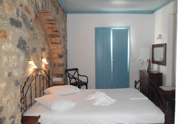 Room 9 of 22
