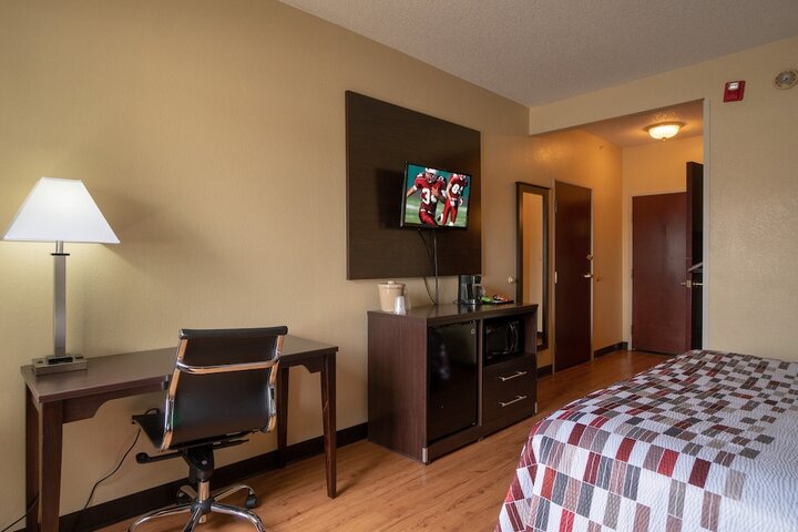Superior King Bed (9 of 17)
