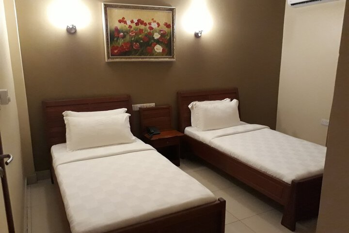 Room 25 of 87
