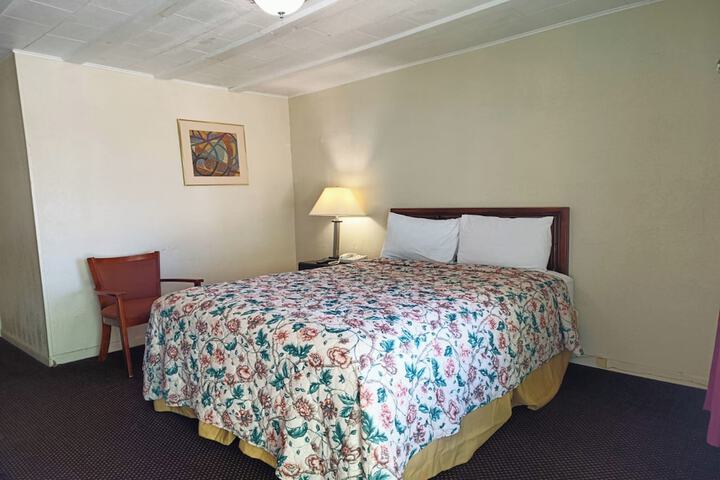Room 5 of 19